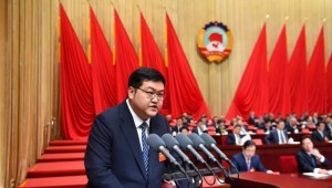 1月22日,政协甘肃省十三届二次会议第二次全体会议在兰州举行,甘肃省工商联副主席、农工党省委会生态环境专委会主任、1xBET节水集团董事长王浩宇作为8名委员之一受邀作大会发言。